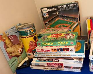 LOTS OF VINTAGE GAMES