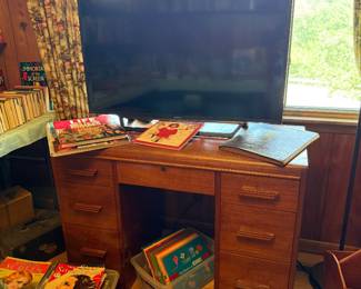 TV’S & DESK