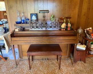 EVERETT UPRIGHT PIANO