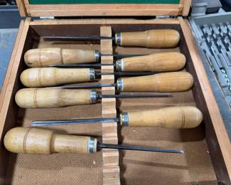 VINTAGE WOODCARVING CHISELS