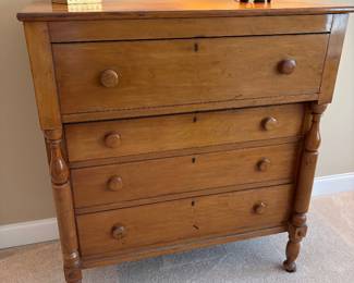 Antique 4 drawer dresser