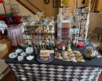 Lots of figurines in cases