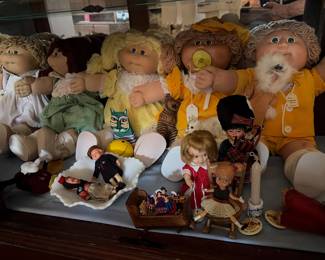 Lot of Cabbage Patch Dolls