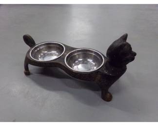 Wrought iron cat dish holder with bowls