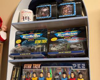 vintage Star Trek Collector's Series PEZ gift set featuring character dispensers alongside the original packaging