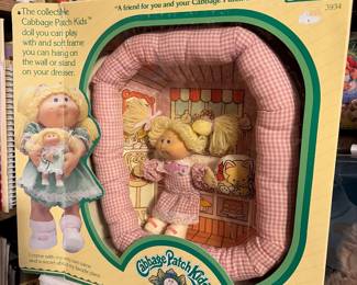 vintage 1983 Coleco Cabbage Patch Kids Pin-Ups mini doll set in its original box