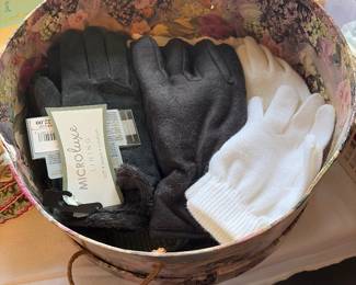 Gloves 