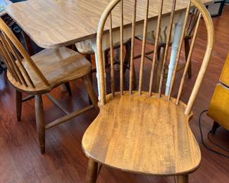 Table with 4 chairs
