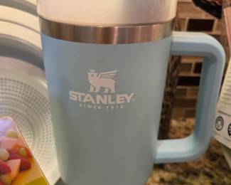 STANLEY Quencher H2.0 FlowState Tumbler 40oz