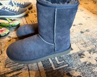 UGG