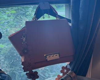 Zac Posen Eartha Iconic Bag, Winged Satchel with Top-Handle, Hinge Push-lock Closure and Ornamental Floral Leather Strap