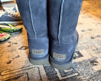 UGG
