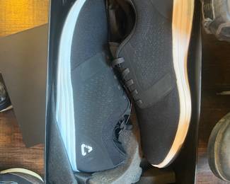 CUATER Spikeless Golf Shoe