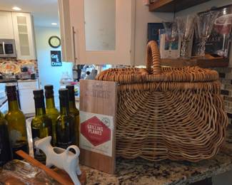 Large Handwoven Rattan Picnic Basket with Lid & Handle