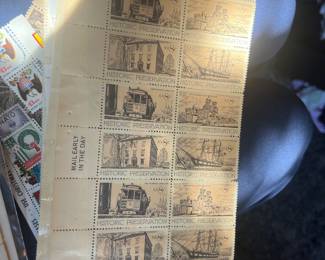 1971 U.S. Historic Preservation 8¢ Commemorative Stamp Issue – Large Mint Se-Tenant Block with Plate Number 33235