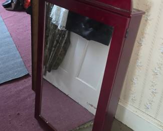 Jewelry wall cabinet