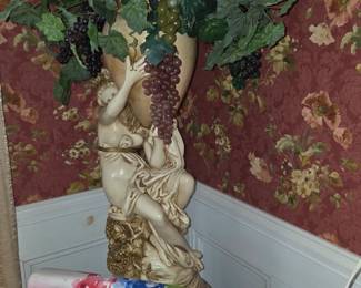 Cherub statues