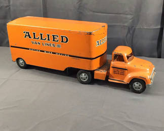 Lot 608: 1950s Tonka Toys Moving Truck