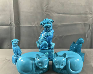 Lot 555: Cats And Foo In Blue