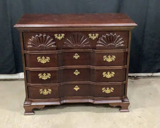 Lot 597: American Drew 4-Drawer Chest