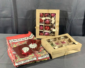 Lot 551: Vintage Christmas