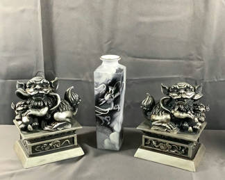 Lot 556: Noritake Dragon Vase & Temple Dragons Figurines