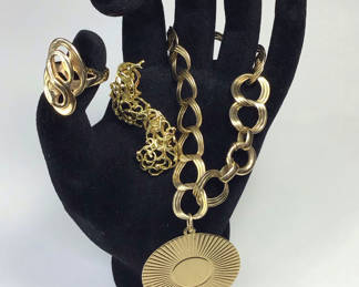 Lot 468: 14K & 18K Chunky Jewelry (14K/19+, 18K/6+ dwt)