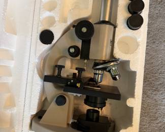 Microscope