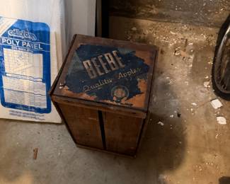 Beebe apple crate