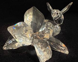 #S4 Bee on Flower $124 Swarovski Box