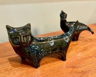 Vintage stylised Lotus Pottery cat $80