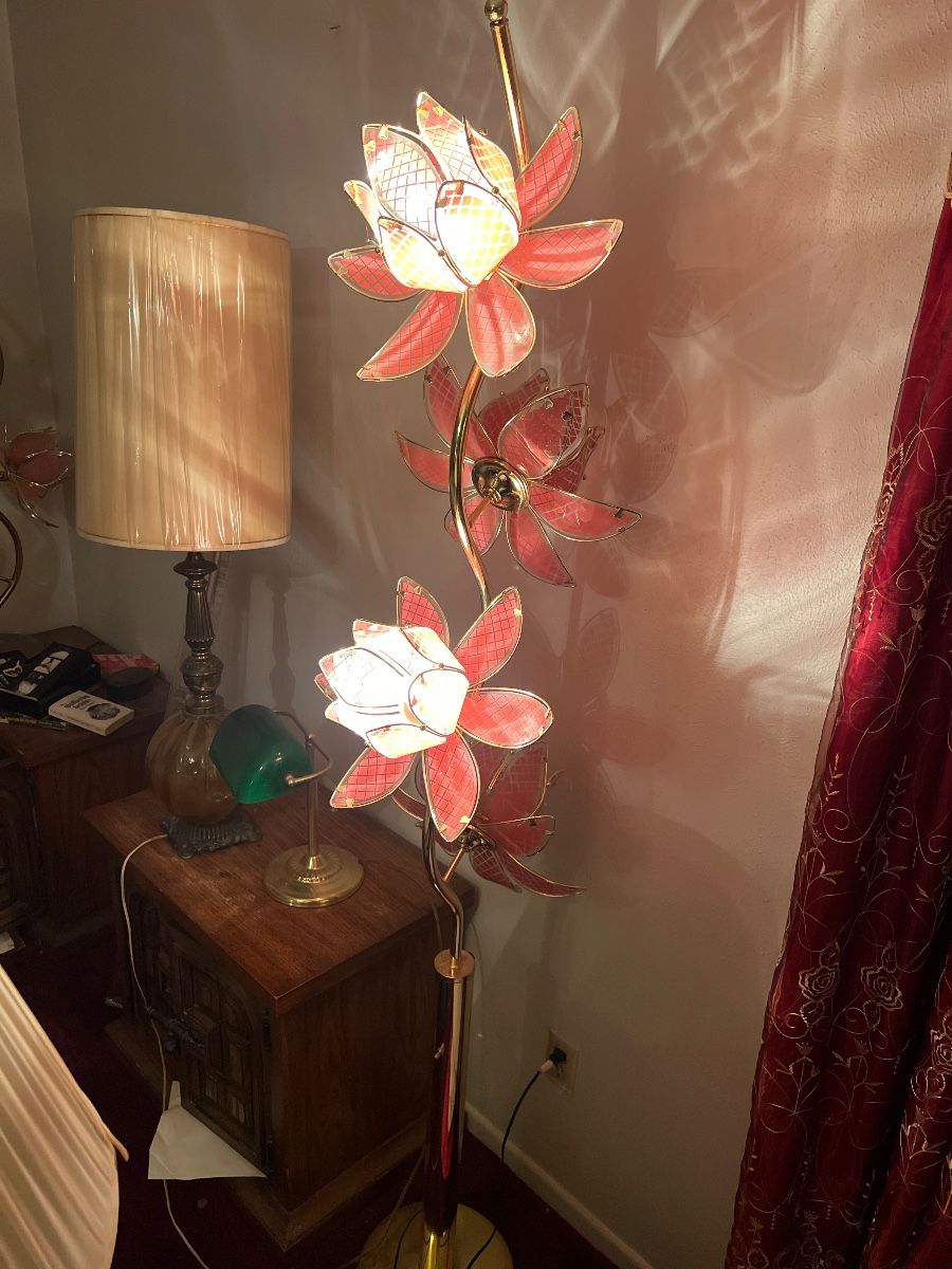 Vintage Pink Lotus Floor Lamp  Description: Stunning brass-finish floor lamp featuring glowing pink and white lotus flower shades.  Condition: Good vintage condition, tested and working.