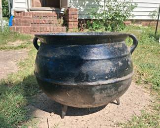 Huge cast iron cauldron from the 1800s