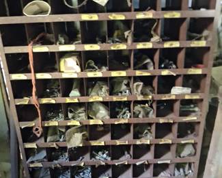 Metal organizing tool cabinet