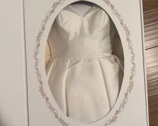 Size 4-5 Essence of Australia Wedding gown in box and perfect