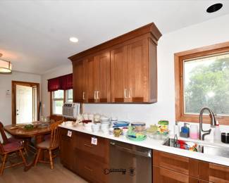 031Kitchen