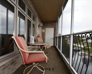 653Balcony