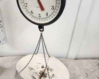 VINTAGE CHATILLON SCALE