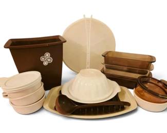 Brown Rubbermaid Daisy Wastebasket, Pyrex 8 Loaf Pans, Vintage Tupperware More