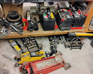 Floor jacks