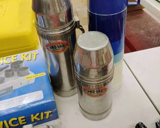 Uno-Vac coffee thermos