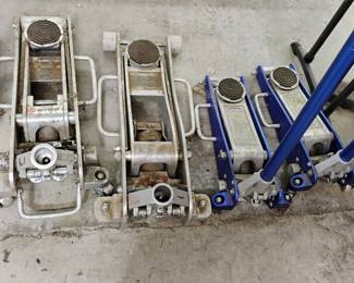 Floor jacks
