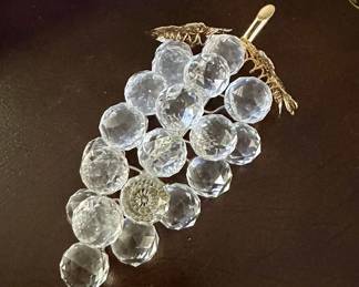 Retired Swarovski Sparkling Fruit Grapes Figurine