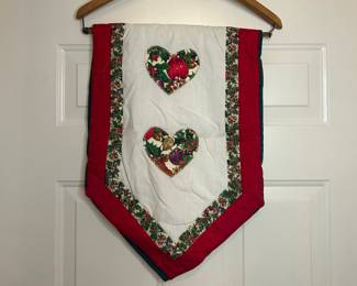 Wamsutta Hallmark "Heart of Christmas" Table Runner