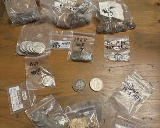 Collection of older U.S. coins, Morgan dollars, half dollars and assorted collectible coin lots