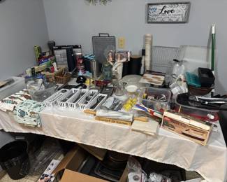 Assorted Kitchenware