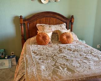 Beautiful Queen Bed
