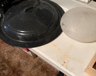 Large over for large pot & light fixture