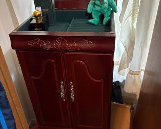 Jewelry chest