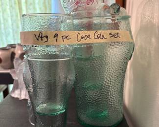 Another picture of Coca Cola set